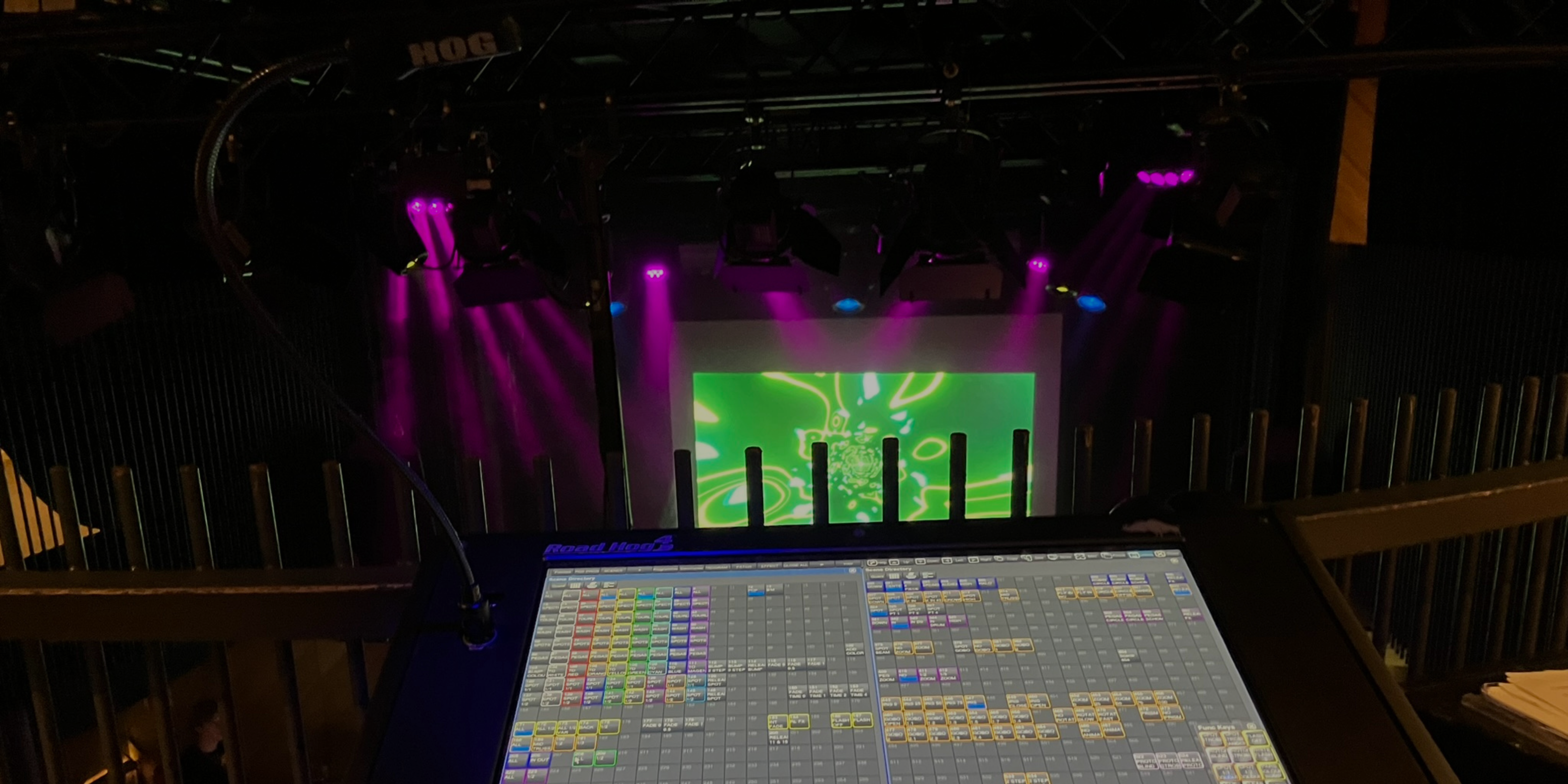 Licht operaten bij de kroeppoekfabriek in Vlaardingen voor Strictly KPOP